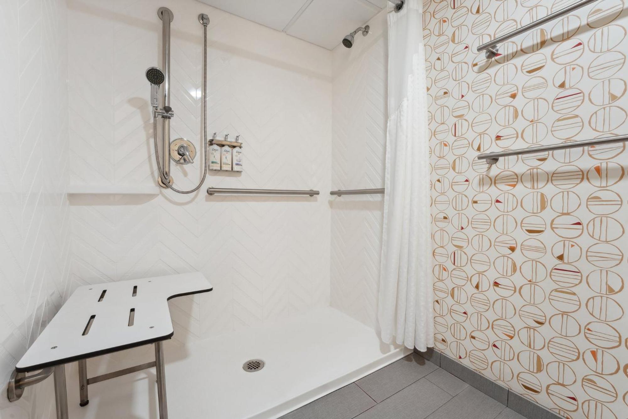 Holiday Inn Portsmouth By Ihg Экстерьер фото