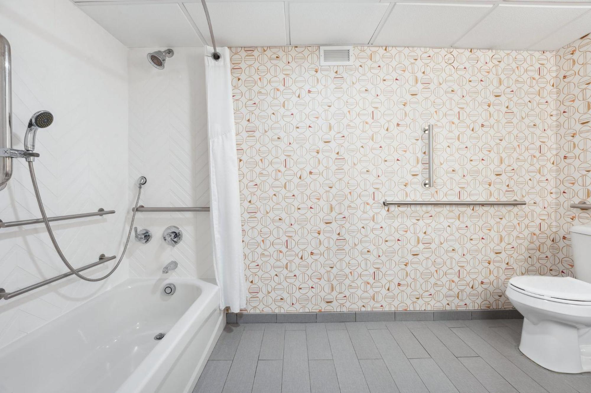 Holiday Inn Portsmouth By Ihg Экстерьер фото