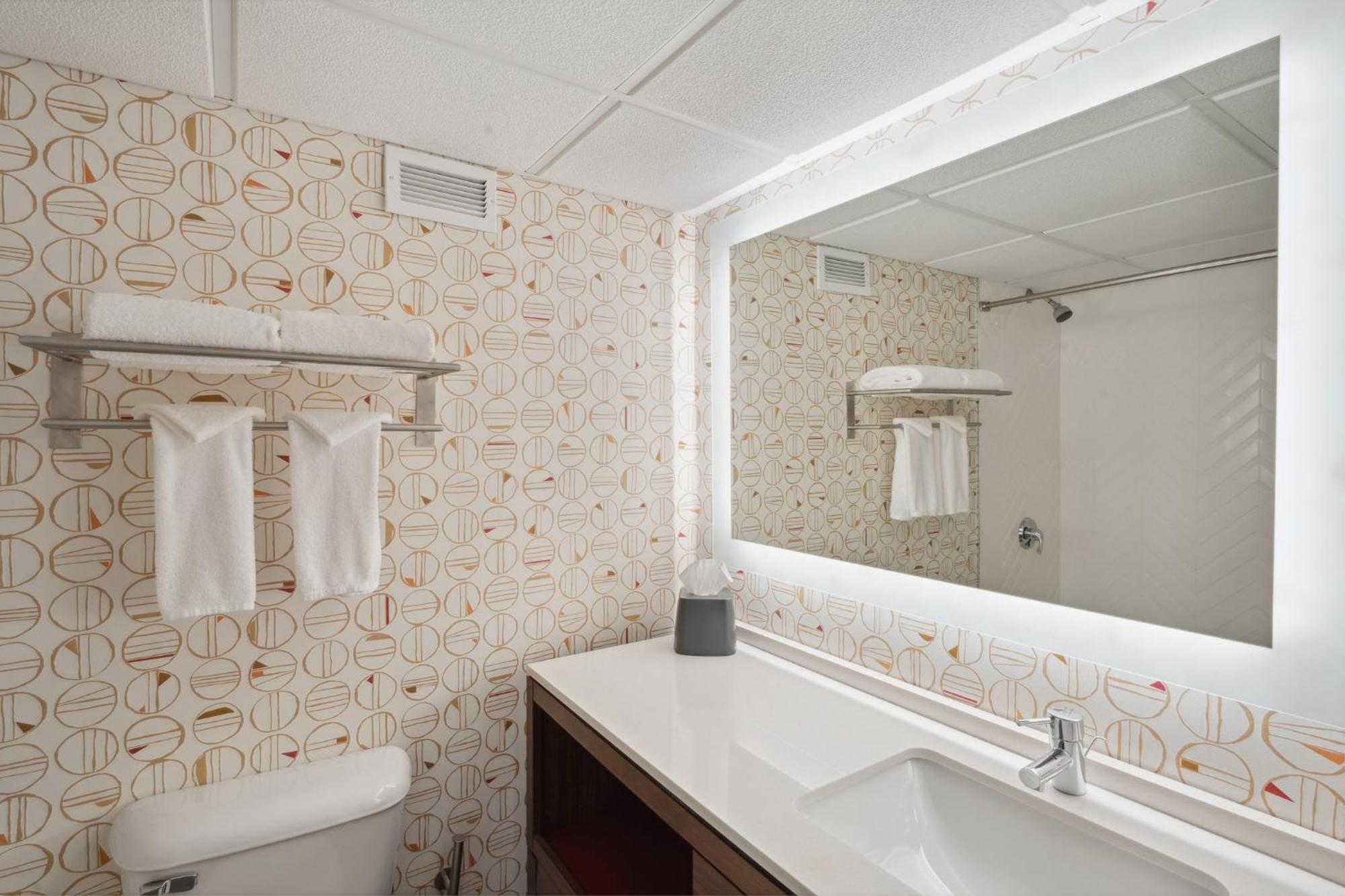 Holiday Inn Portsmouth By Ihg Экстерьер фото
